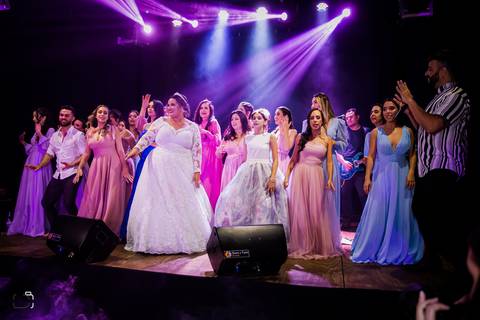 make-off-noiva-noivo-maquiagem-peteados-buque-vestido-atelie-terno-fotos-fotografo-fotografias-retrato-daniel-custodio-album-casamento-casar-cerimonia-igreja-cerimonial-por-do-sol-chacara-madrinha-padrinho-pre-wedding-recepção-festa-buffet-dj-the-farm'