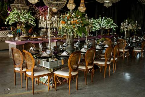 make-off-noiva-noivo-maquiagem-peteados-buque-vestido-atelie-terno-fotos-fotografo-fotografias-retrato-daniel-custodio-album-casamento-casar-cerimonia-igreja-cerimonial-por-do-sol-chacara-madrinha-padrinho-pre-wedding-recepção-festa-buffet-dj-the-farm'