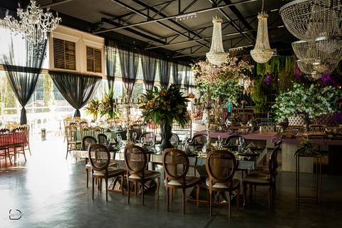 make-off-noiva-noivo-maquiagem-peteados-buque-vestido-atelie-terno-fotos-fotografo-fotografias-retrato-daniel-custodio-album-casamento-casar-cerimonia-igreja-cerimonial-por-do-sol-chacara-madrinha-padrinho-pre-wedding-recepção-festa-buffet-dj-the-farm'