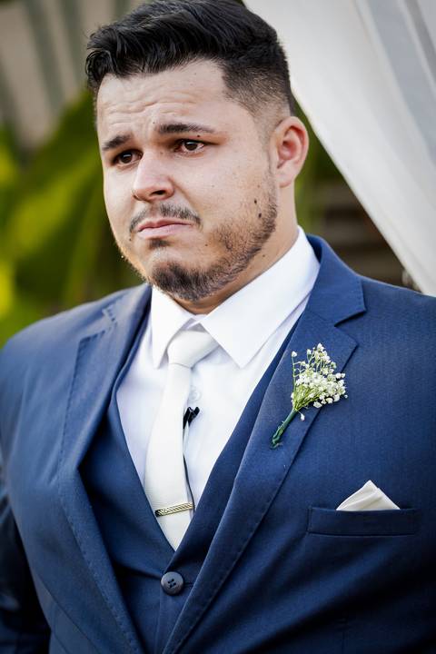 make-off-noiva-noivo-maquiagem-peteados-buque-vestido-atelie-terno-fotos-fotografo-fotografias-retrato-daniel-custodio-album-casamento-casar-cerimonia-igreja-cerimonial-por-do-sol-chacara-madrinha-padrinho-pre-wedding-recepção-festa-buffet-dj-the-farm'