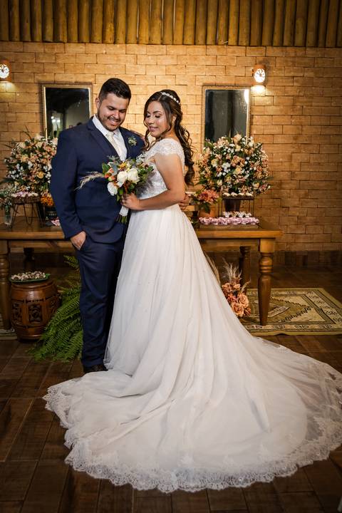 make-off-noiva-noivo-maquiagem-peteados-buque-vestido-atelie-terno-fotos-fotografo-fotografias-retrato-daniel-custodio-album-casamento-casar-cerimonia-igreja-cerimonial-por-do-sol-chacara-madrinha-padrinho-pre-wedding-recepção-festa-buffet-dj-the-farm'