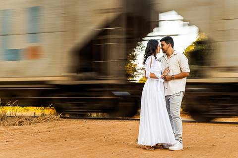 album-casamento-casar-cerimonia-igreja-cerimonial-por-do-sol-chacara-madrinha-padrinho-pre-wedding-recepção-festa-buffet-dj-'