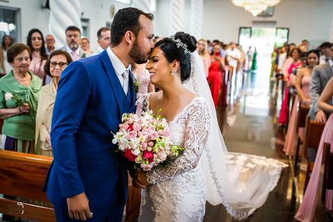 casamento-casar-noiva-vestido-make-hotel-ensaio-foto-fotografias-fotografo-uberlandia-minas-gerais-noivo-madrinha-padrinho-buque-brinde-terço-festa-dj-cerimonia-cerimonial-buffet-casa-de-festa-chacara-por-do-sol-terno-barbearia-brasil-daniel-custodio-amor'