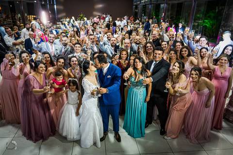 casamento-casar-noiva-vestido-make-hotel-ensaio-foto-fotografias-fotografo-uberlandia-minas-gerais-noivo-madrinha-padrinho-buque-brinde-terço-festa-dj-cerimonia-cerimonial-buffet-casa-de-festa-chacara-por-do-sol-terno-barbearia-brasil-daniel-custodio-amor'