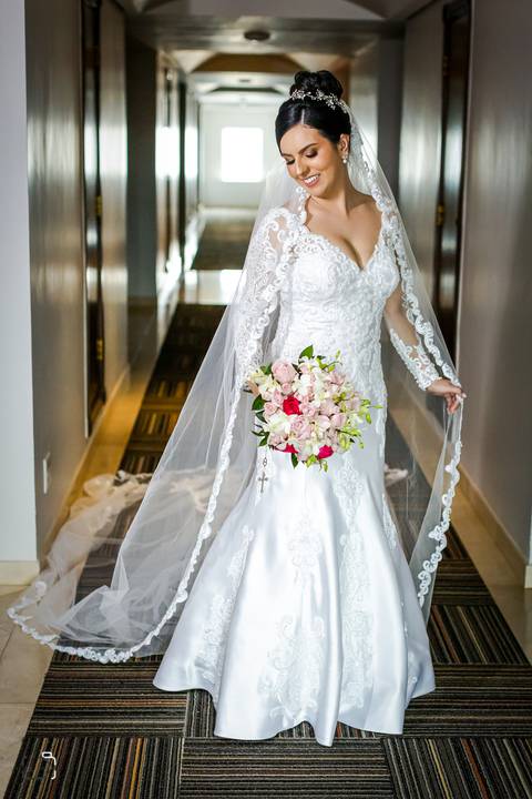 casamento-casar-noiva-vestido-make-hotel-ensaio-foto-fotografias-fotografo-uberlandia-minas-gerais-noivo-madrinha-padrinho-buque-brinde-terço-festa-dj-cerimonia-cerimonial-buffet-casa-de-festa-chacara-por-do-sol-terno-barbearia-brasil-daniel-custodio-amor'