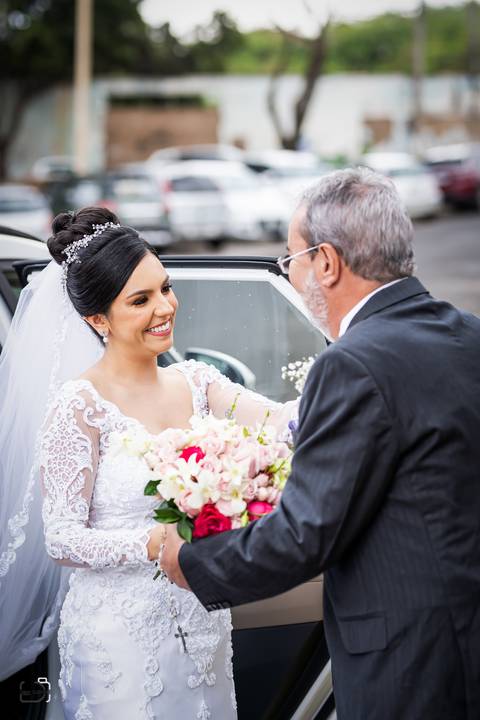 casamento-casar-noiva-vestido-make-hotel-ensaio-foto-fotografias-fotografo-uberlandia-minas-gerais-noivo-madrinha-padrinho-buque-brinde-terço-festa-dj-cerimonia-cerimonial-buffet-casa-de-festa-chacara-por-do-sol-terno-barbearia-brasil-daniel-custodio-amor'