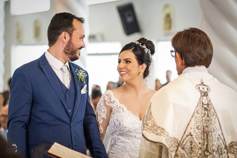 casamento-casar-noiva-vestido-make-hotel-ensaio-foto-fotografias-fotografo-uberlandia-minas-gerais-noivo-madrinha-padrinho-buque-brinde-terço-festa-dj-cerimonia-cerimonial-buffet-casa-de-festa-chacara-por-do-sol-terno-barbearia-brasil-daniel-custodio-amor'