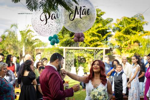 casamento-casar-chacara-cerimonia-religioso-cerimonial-por-do-sol-noiva-noivo-vestido-terno-make-salão-maquiagem-aliança-decoração-buffet-dj-buque-banda-brasil-minas-gerais-amor-love-daniel-custodio-uberlandia-foto-fotografo-registro-pre-wedding-foto-'