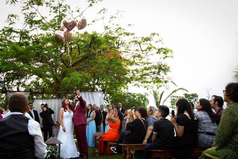 casamento-casar-chacara-cerimonia-religioso-cerimonial-por-do-sol-noiva-noivo-vestido-terno-make-salão-maquiagem-aliança-decoração-buffet-dj-buque-banda-brasil-minas-gerais-amor-love-daniel-custodio-uberlandia-foto-fotografo-registro-pre-wedding-foto-'