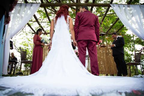 casamento-casar-chacara-cerimonia-religioso-cerimonial-por-do-sol-noiva-noivo-vestido-terno-make-salão-maquiagem-aliança-decoração-buffet-dj-buque-banda-brasil-minas-gerais-amor-love-daniel-custodio-uberlandia-foto-fotografo-registro-pre-wedding-foto-'