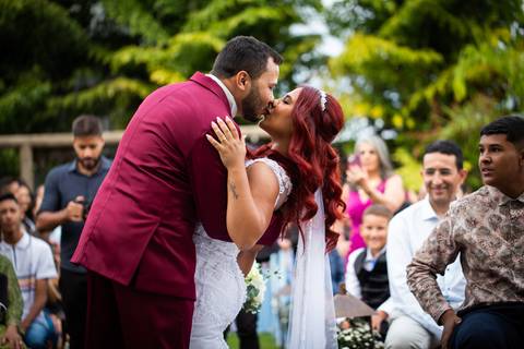 casamento-casar-chacara-cerimonia-religioso-cerimonial-por-do-sol-noiva-noivo-vestido-terno-make-salão-maquiagem-aliança-decoração-buffet-dj-buque-banda-brasil-minas-gerais-amor-love-daniel-custodio-uberlandia-foto-fotografo-registro-pre-wedding-foto-'