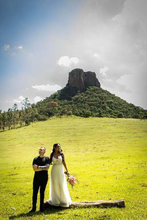 pre-wedding-ensaio-casamento-iguai-sao-paulo-uberlandia-daniel-custodio-casal-uberlandia-buque-noiva-noivo-vestido-terno-igreja-chacara-montanha-namorados-aliança-make-love-fotografias-fotografo-praia-jeri-ceara-fortaleza-casar-por-do-sol-amor-'