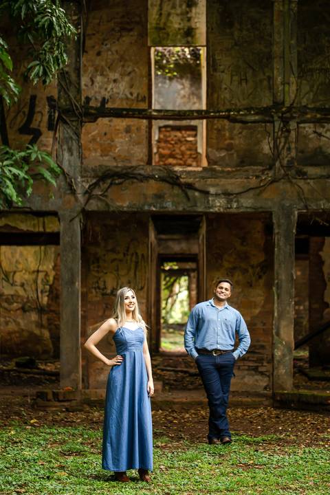 pre-wedding-ensaio-fotos-namorados-casal-studio-araxa-horizonte-perdido-taua-hotel-ruidas-fotos-fotografias-noivado-civil-casamento-religioso-por-do-sol-chacara-make-noiva-noivo-vestido-salão-de-beleza-barbearia-cowboy-amor-uberlandia-minas-gerais-brasil-'