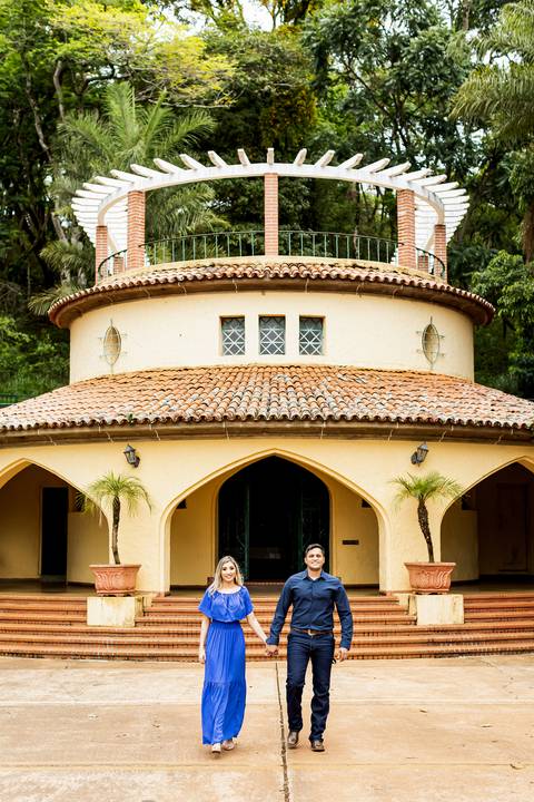 pre-wedding-ensaio-fotos-namorados-casal-studio-araxa-horizonte-perdido-taua-hotel-ruidas-fotos-fotografias-noivado-civil-casamento-religioso-por-do-sol-chacara-make-noiva-noivo-vestido-salão-de-beleza-barbearia-cowboy-amor-uberlandia-minas-gerais-brasil-'