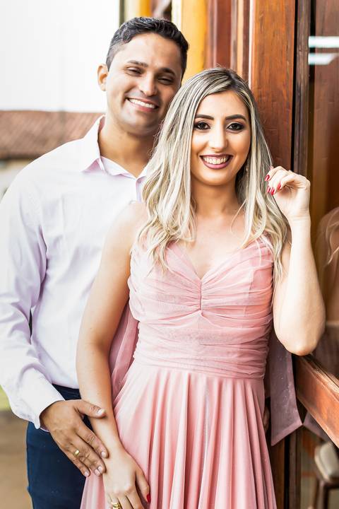 pre-wedding-ensaio-fotos-namorados-casal-studio-araxa-horizonte-perdido-taua-hotel-ruidas-fotos-fotografias-noivado-civil-casamento-religioso-por-do-sol-chacara-make-noiva-noivo-vestido-salão-de-beleza-barbearia-cowboy-amor-uberlandia-minas-gerais-brasil-'