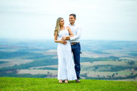 pre-wedding-ensaio-fotos-namorados-casal-studio-araxa-horizonte-perdido-taua-hotel-ruidas-fotos-fotografias-noivado-civil-casamento-religioso-por-do-sol-chacara-make-noiva-noivo-vestido-salão-de-beleza-barbearia-cowboy-amor-uberlandia-minas-gerais-brasil-'