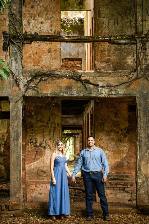 pre-wedding-ensaio-fotos-namorados-casal-studio-araxa-horizonte-perdido-taua-hotel-ruidas-fotos-fotografias-noivado-civil-casamento-religioso-por-do-sol-chacara-make-noiva-noivo-vestido-salão-de-beleza-barbearia-cowboy-amor-uberlandia-minas-gerais-brasil-'