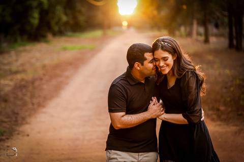 casamento-civil-casar-cerimonia-cartorio-patio-sabia-buque-make-daniel-custodio-por-do-sol-ensaio-pre-wedding-igreja-chacara-noiva-madrinha-padrinho-noivo-amor-uberlandia-vestido-terno-fotos-amor-fotografo-profissional-alianca-dj-buffet-cerimonial-banda-'