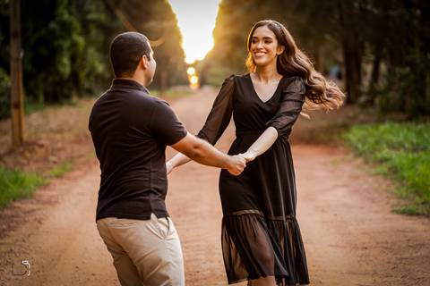 casamento-civil-casar-cerimonia-cartorio-patio-sabia-buque-make-daniel-custodio-por-do-sol-ensaio-pre-wedding-igreja-chacara-noiva-madrinha-padrinho-noivo-amor-uberlandia-vestido-terno-fotos-amor-fotografo-profissional-alianca-dj-buffet-cerimonial-banda-'