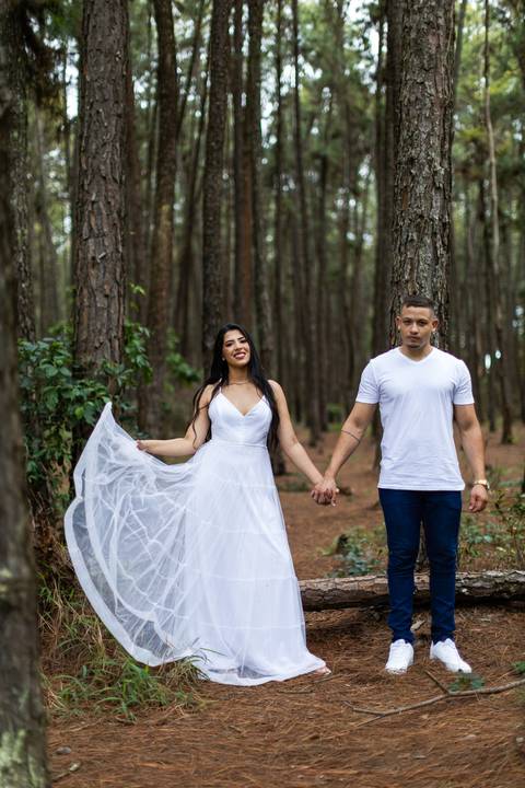 casamento-civil-casar-cerimonia-cartorio-patio-sabia-buque-make-daniel-custodio-por-do-sol-ensaio-pre-wedding-igreja-chacara-noiva-madrinha-padrinho-noivo-amor-uberlandia-vestido-terno-fotos-amor-fotografo-profissional-alianca-dj-buffet-cerimonial-banda-'