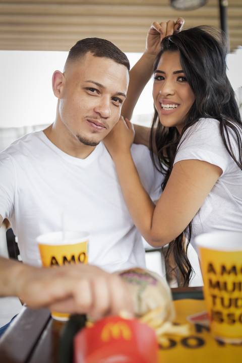 casamento-civil-casar-cerimonia-cartorio-patio-sabia-buque-make-daniel-custodio-por-do-sol-ensaio-pre-wedding-igreja-chacara-noiva-madrinha-padrinho-noivo-amor-uberlandia-vestido-terno-fotos-amor-fotografo-profissional-alianca-dj-buffet-cerimonial-banda-'