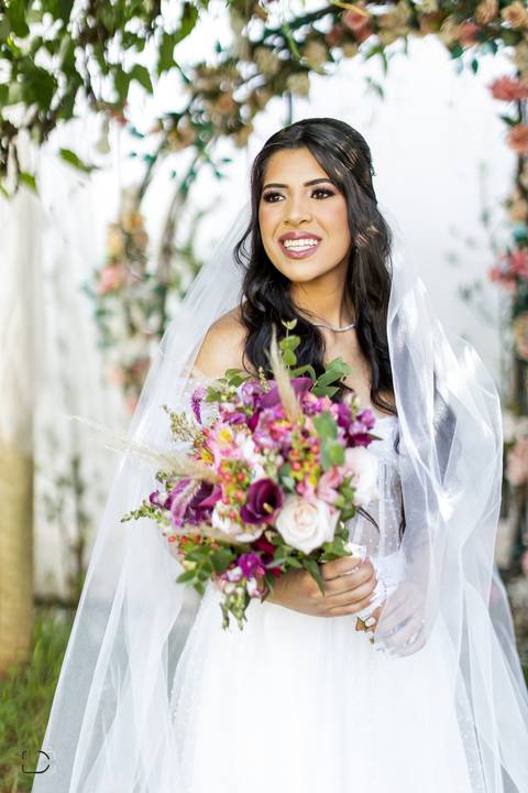 casamento-civil-casar-cerimonia-cartorio-patio-sabia-buque-make-daniel-custodio-por-do-sol-ensaio-pre-wedding-igreja-chacara-noiva-madrinha-padrinho-noivo-amor-uberlandia-vestido-terno-fotos-amor-fotografo-profissional-alianca-dj-buffet-cerimonial-banda-'