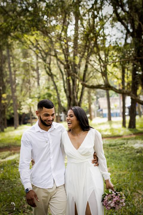 casamento-civil-casar-cerimonia-cartorio-patio-sabia-buque-make-daniel-custodio-por-do-sol-ensaio-pre-wedding-igreja-chacara-noiva-madrinha-padrinho-noivo-amor-uberlandia-vestido-terno-fotos-amor-fotografo-profissional-alianca-dj-buffet-cerimonial-banda-'