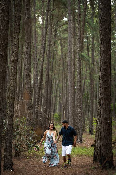 casamento-civil-casar-cerimonia-cartorio-patio-sabia-buque-make-daniel-custodio-por-do-sol-ensaio-pre-wedding-igreja-chacara-noiva-madrinha-padrinho-noivo-amor-uberlandia-vestido-terno-fotos-amor-fotografo-profissional-alianca-dj-buffet-cerimonial-banda-'