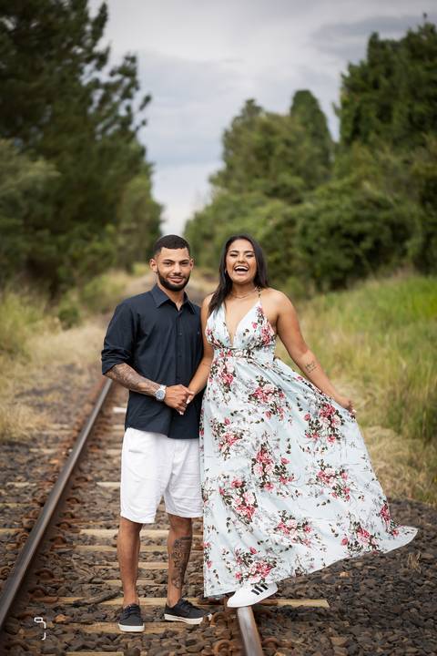 casamento-civil-casar-cerimonia-cartorio-patio-sabia-buque-make-daniel-custodio-por-do-sol-ensaio-pre-wedding-igreja-chacara-noiva-madrinha-padrinho-noivo-amor-uberlandia-vestido-terno-fotos-amor-fotografo-profissional-alianca-dj-buffet-cerimonial-banda-'