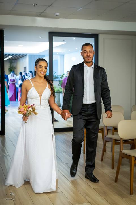 casamento-civil-casar-cerimonia-cartorio-patio-sabia-buque-make-daniel-custodio-por-do-sol-ensaio-pre-wedding-igreja-chacara-noiva-madrinha-padrinho-noivo-amor-uberlandia-vestido-terno-fotos-amor-fotografo-profissional-alianca-dj-buffet-cerimonial-banda-'