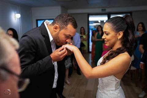 casamento-civil-casar-cerimonia-cartorio-patio-sabia-buque-make-daniel-custodio-por-do-sol-ensaio-pre-wedding-igreja-chacara-noiva-madrinha-padrinho-noivo-amor-uberlandia-vestido-terno-fotos-amor-fotografo-profissional-alianca-dj-buffet-cerimonial-banda-'