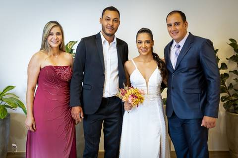 casamento-civil-casar-cerimonia-cartorio-patio-sabia-buque-make-daniel-custodio-por-do-sol-ensaio-pre-wedding-igreja-chacara-noiva-madrinha-padrinho-noivo-amor-uberlandia-vestido-terno-fotos-amor-fotografo-profissional-alianca-dj-buffet-cerimonial-banda-'
