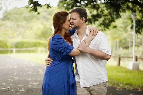 pre-wedding-ensaio-fotos-de-casamento-footgrafo-em-uberlandia-daniel-custodio-fotografo-casar-casamento-cerimonial-casal-retrato-namoro-buque-noiva-noivo-madrinha-padrinho-dama-vestido-festa-recepção-chacara-dj-buffet-atelie-maquiagem-make-por-do-sol-foto'