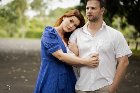 pre-wedding-ensaio-fotos-de-casamento-footgrafo-em-uberlandia-daniel-custodio-fotografo-casar-casamento-cerimonial-casal-retrato-namoro-buque-noiva-noivo-madrinha-padrinho-dama-vestido-festa-recepção-chacara-dj-buffet-atelie-maquiagem-make-por-do-sol-foto'