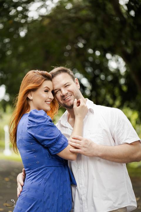 pre-wedding-ensaio-fotos-de-casamento-footgrafo-em-uberlandia-daniel-custodio-fotografo-casar-casamento-cerimonial-casal-retrato-namoro-buque-noiva-noivo-madrinha-padrinho-dama-vestido-festa-recepção-chacara-dj-buffet-atelie-maquiagem-make-por-do-sol-foto'