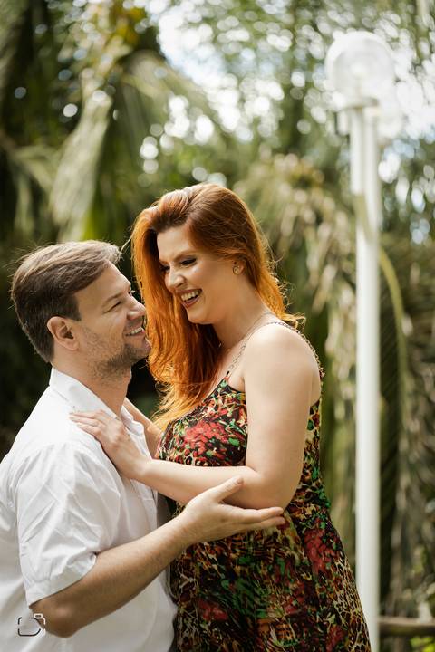 pre-wedding-ensaio-fotos-de-casamento-footgrafo-em-uberlandia-daniel-custodio-fotografo-casar-casamento-cerimonial-casal-retrato-namoro-buque-noiva-noivo-madrinha-padrinho-dama-vestido-festa-recepção-chacara-dj-buffet-atelie-maquiagem-make-por-do-sol-foto'