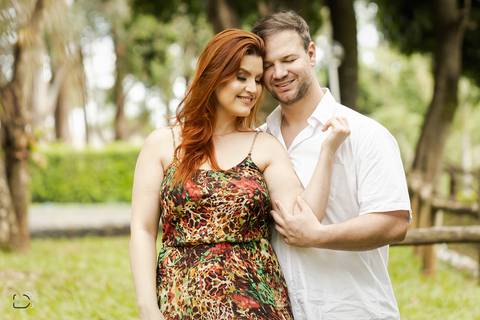 pre-wedding-ensaio-fotos-de-casamento-footgrafo-em-uberlandia-daniel-custodio-fotografo-casar-casamento-cerimonial-casal-retrato-namoro-buque-noiva-noivo-madrinha-padrinho-dama-vestido-festa-recepção-chacara-dj-buffet-atelie-maquiagem-make-por-do-sol-foto'