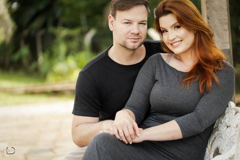 pre-wedding-ensaio-fotos-de-casamento-footgrafo-em-uberlandia-daniel-custodio-fotografo-casar-casamento-cerimonial-casal-retrato-namoro-buque-noiva-noivo-madrinha-padrinho-dama-vestido-festa-recepção-chacara-dj-buffet-atelie-maquiagem-make-por-do-sol-foto'