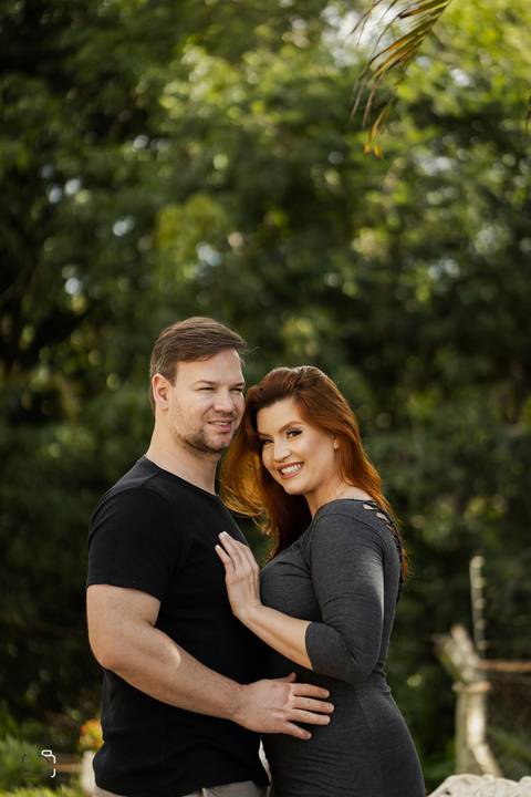 pre-wedding-ensaio-fotos-de-casamento-footgrafo-em-uberlandia-daniel-custodio-fotografo-casar-casamento-cerimonial-casal-retrato-namoro-buque-noiva-noivo-madrinha-padrinho-dama-vestido-festa-recepção-chacara-dj-buffet-atelie-maquiagem-make-por-do-sol-foto'