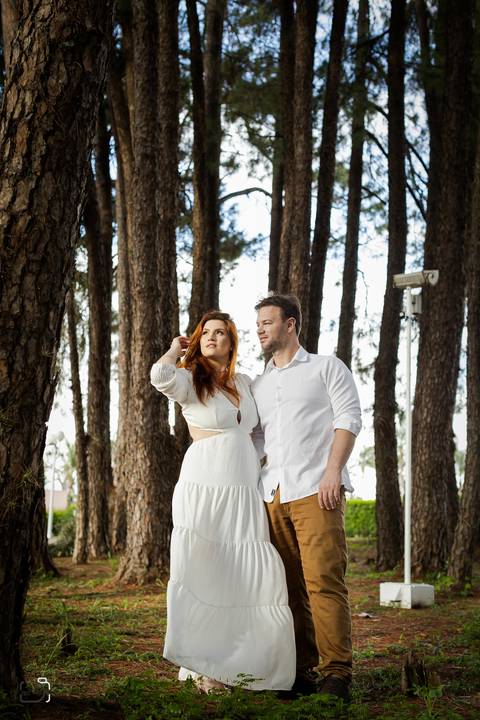 pre-wedding-ensaio-fotos-de-casamento-footgrafo-em-uberlandia-daniel-custodio-fotografo-casar-casamento-cerimonial-casal-retrato-namoro-buque-noiva-noivo-madrinha-padrinho-dama-vestido-festa-recepção-chacara-dj-buffet-atelie-maquiagem-make-por-do-sol-foto'