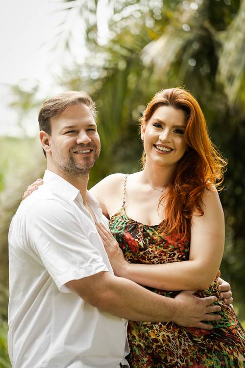 pre-wedding-ensaio-fotos-de-casamento-footgrafo-em-uberlandia-daniel-custodio-fotografo-casar-casamento-cerimonial-casal-retrato-namoro-buque-noiva-noivo-madrinha-padrinho-dama-vestido-festa-recepção-chacara-dj-buffet-atelie-maquiagem-make-por-do-sol-foto'