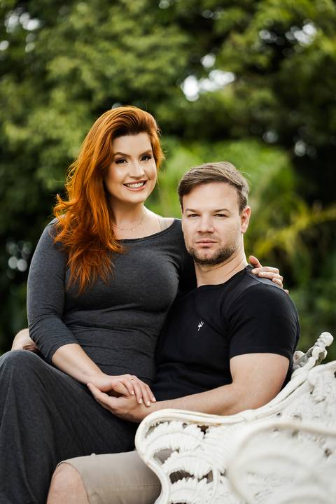 pre-wedding-ensaio-fotos-de-casamento-footgrafo-em-uberlandia-daniel-custodio-fotografo-casar-casamento-cerimonial-casal-retrato-namoro-buque-noiva-noivo-madrinha-padrinho-dama-vestido-festa-recepção-chacara-dj-buffet-atelie-maquiagem-make-por-do-sol-foto'