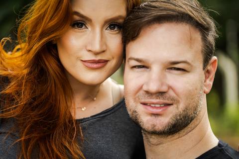 pre-wedding-ensaio-fotos-de-casamento-footgrafo-em-uberlandia-daniel-custodio-fotografo-casar-casamento-cerimonial-casal-retrato-namoro-buque-noiva-noivo-madrinha-padrinho-dama-vestido-festa-recepção-chacara-dj-buffet-atelie-maquiagem-make-por-do-sol-foto'