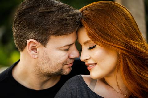 pre-wedding-ensaio-fotos-de-casamento-footgrafo-em-uberlandia-daniel-custodio-fotografo-casar-casamento-cerimonial-casal-retrato-namoro-buque-noiva-noivo-madrinha-padrinho-dama-vestido-festa-recepção-chacara-dj-buffet-atelie-maquiagem-make-por-do-sol-foto'