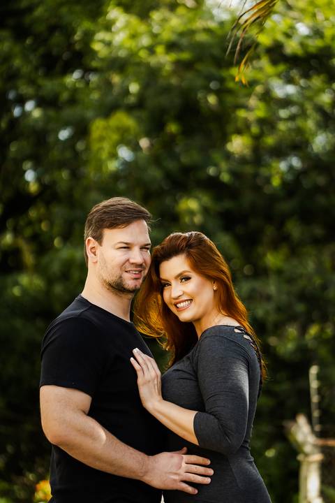 pre-wedding-ensaio-fotos-de-casamento-footgrafo-em-uberlandia-daniel-custodio-fotografo-casar-casamento-cerimonial-casal-retrato-namoro-buque-noiva-noivo-madrinha-padrinho-dama-vestido-festa-recepção-chacara-dj-buffet-atelie-maquiagem-make-por-do-sol-foto'