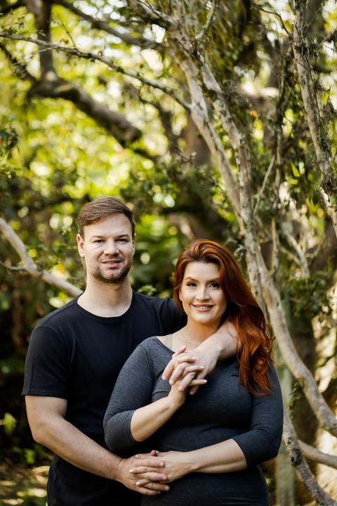 pre-wedding-ensaio-fotos-de-casamento-footgrafo-em-uberlandia-daniel-custodio-fotografo-casar-casamento-cerimonial-casal-retrato-namoro-buque-noiva-noivo-madrinha-padrinho-dama-vestido-festa-recepção-chacara-dj-buffet-atelie-maquiagem-make-por-do-sol-foto'