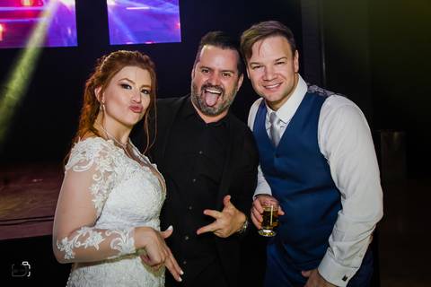 casar-make-noiva-noivo-maquiagem-casar-casamento-daniel-custodio-fotos-fotografias-fotografo-madrinha-padrinho-buque-the-farm-cerimonia-igreja-dj-buffet-terno-chacara-por-do-sol-amor-uberlandia-retrato-carro-atelie-civil-cartorio-cerimonial-decoração-love'