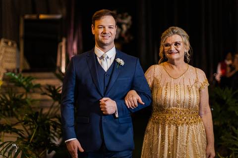 casar-make-noiva-noivo-maquiagem-casar-casamento-daniel-custodio-fotos-fotografias-fotografo-madrinha-padrinho-buque-the-farm-cerimonia-igreja-dj-buffet-terno-chacara-por-do-sol-amor-uberlandia-retrato-carro-atelie-civil-cartorio-cerimonial-decoração-love'