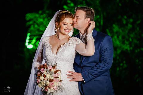 casar-make-noiva-noivo-maquiagem-casar-casamento-daniel-custodio-fotos-fotografias-fotografo-madrinha-padrinho-buque-the-farm-cerimonia-igreja-dj-buffet-terno-chacara-por-do-sol-amor-uberlandia-retrato-carro-atelie-civil-cartorio-cerimonial-decoração-love'