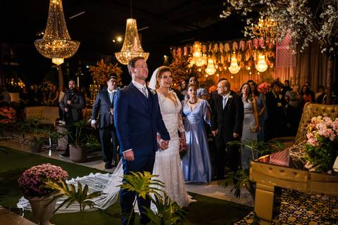 casar-make-noiva-noivo-maquiagem-casar-casamento-daniel-custodio-fotos-fotografias-fotografo-madrinha-padrinho-buque-the-farm-cerimonia-igreja-dj-buffet-terno-chacara-por-do-sol-amor-uberlandia-retrato-carro-atelie-civil-cartorio-cerimonial-decoração-love'